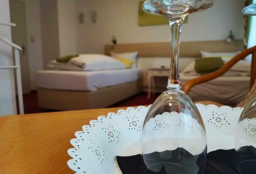 标准间, Room In Guest Room  Pension Forelle  Double Room No01