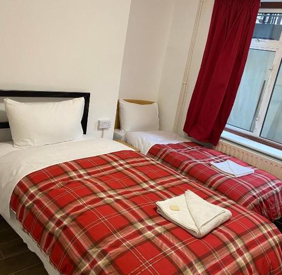 اتاق اکونومی, 27 Argyle Square