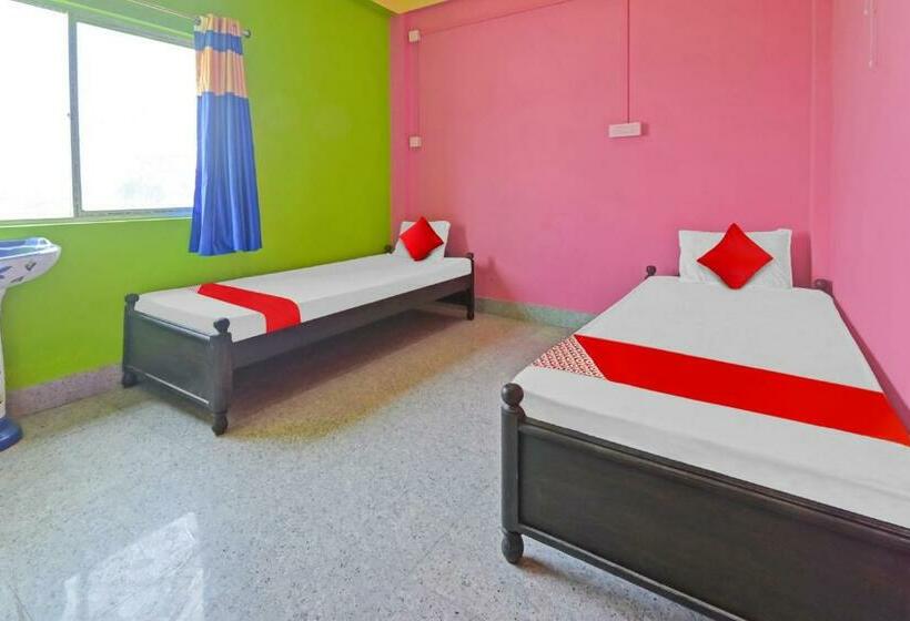 חדר קלאסי לשלושה, Oyo Flagship 80594 Kriyan