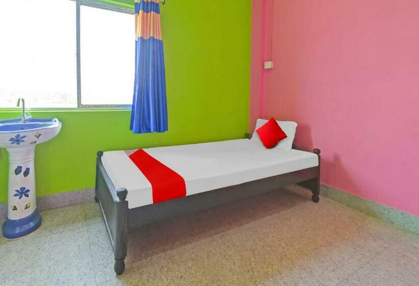 חדר קלאסי לשלושה, Oyo Flagship 80594 Kriyan