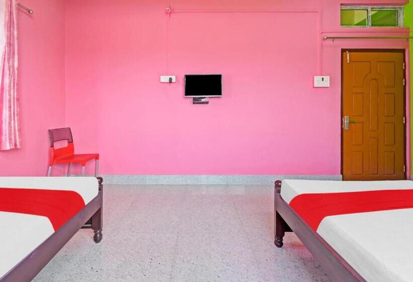 חדר קלאסי לשלושה, Oyo Flagship 80594 Kriyan