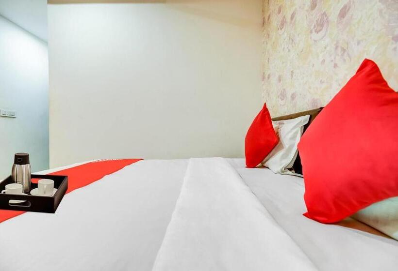 اتاق کلاسیک سه تخته, Flagship Hotel Shaan