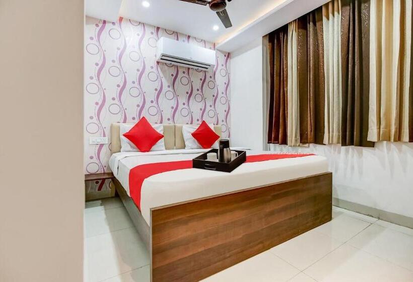 اتاق کلاسیک سه تخته, Flagship Hotel Shaan