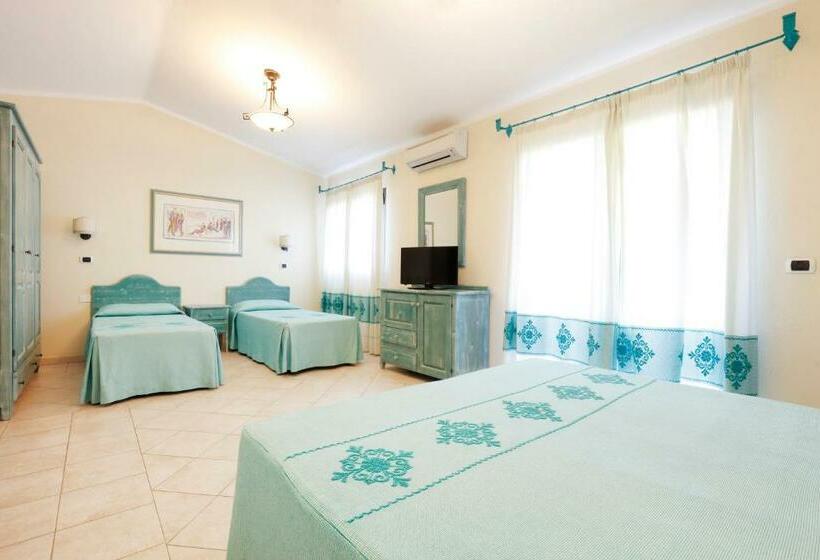 غرفة قياسية رباعية, Baia Aranzos