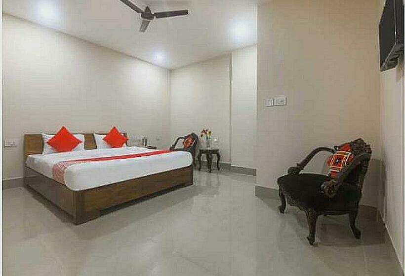 اتاق کلاسیک سه تخته, Adhikary Homestay