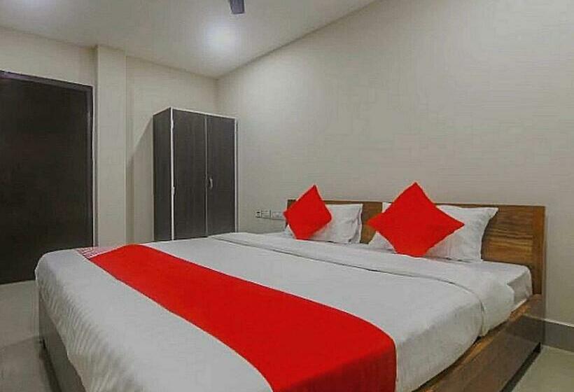 اتاق کلاسیک سه تخته, Adhikary Homestay