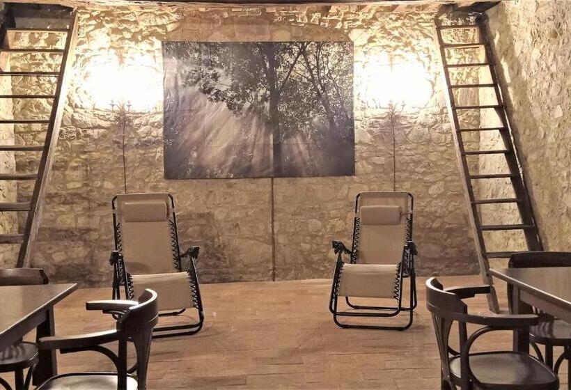 Дом 1 Спальня, Large Farmhouse In Umbria  Swimming Pool  Cinema Room  Transparent Geodesic Dome