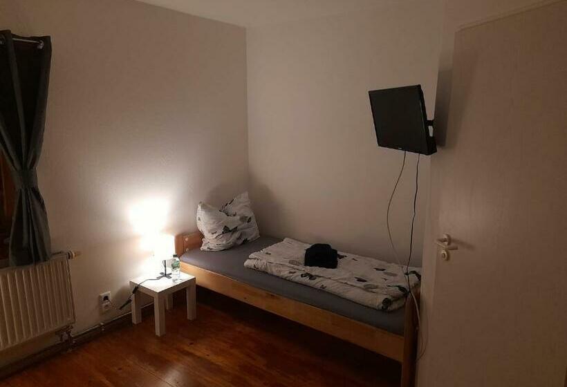 Номер Стандарт, Schwalbenhof