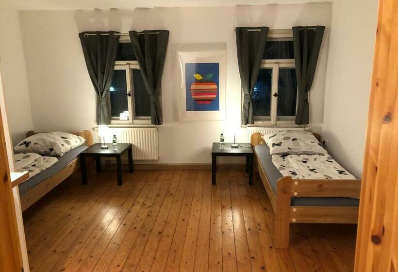 Номер Стандарт, Schwalbenhof