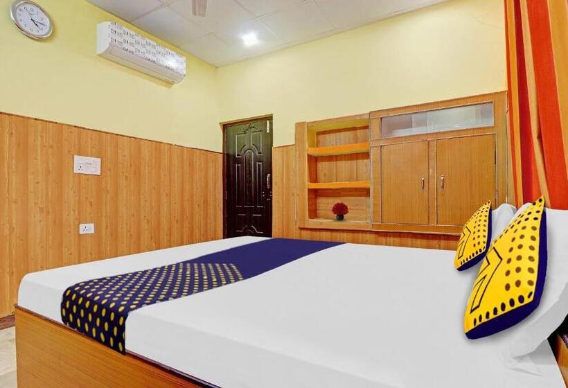 غرفة كلاسيكية ثلاثية, Anil Guest House