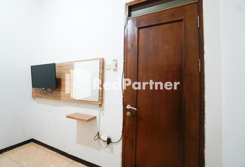 스탠다드 룸, Bright Residence Near Itc Mangga Dua Mitra Reddoorz