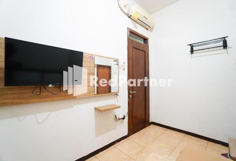 스탠다드 룸, Bright Residence Near Itc Mangga Dua Mitra Reddoorz