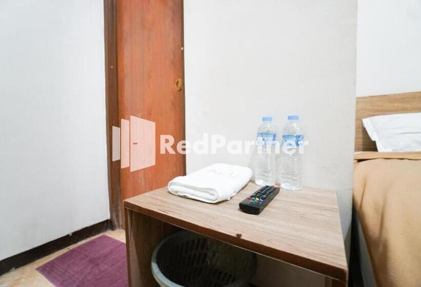 اتاق اکونومی, Bright Residence Near Itc Mangga Dua Mitra Reddoorz