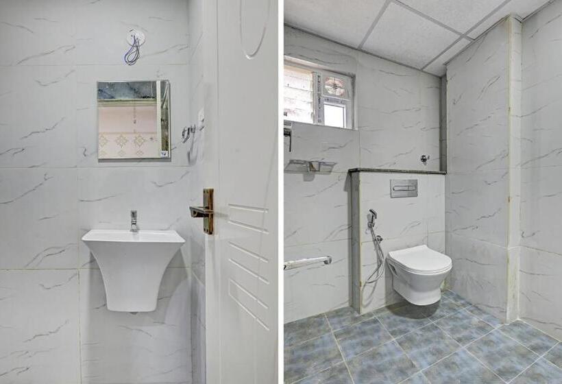 Deluxe Triple Room, Capital O Prince Venue