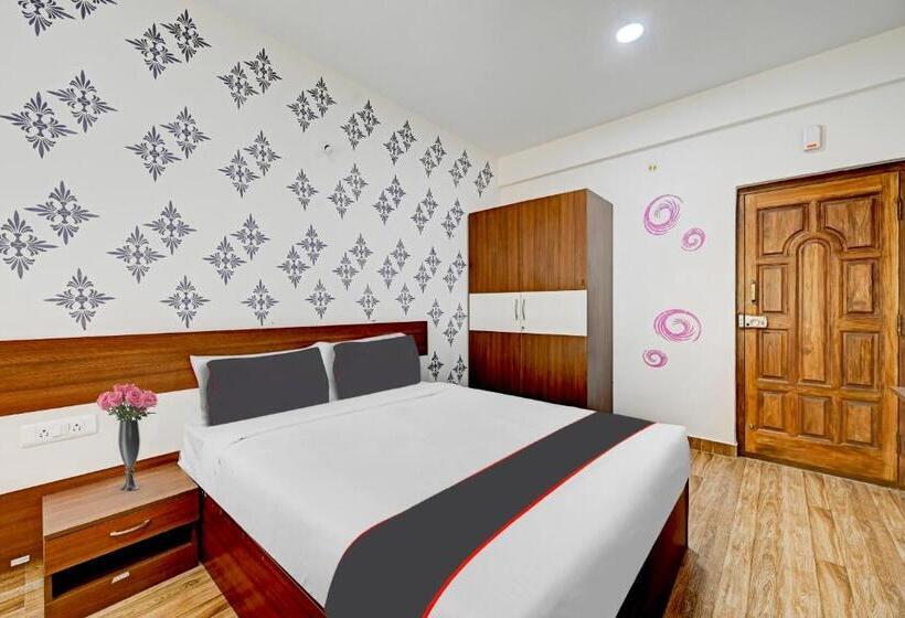 Deluxe Triple Room, Capital O Prince Venue