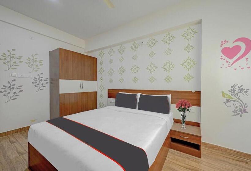 Deluxe Triple Room, Capital O Prince Venue