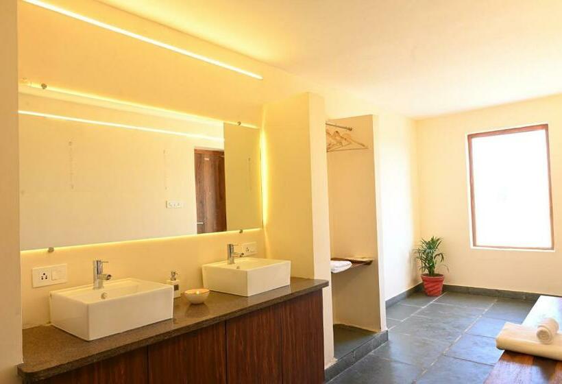 Quarto Deluxe Cama King, Clarks Safari Jawai