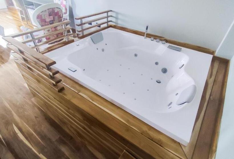 סוויטת סופריור, Entre Brumas