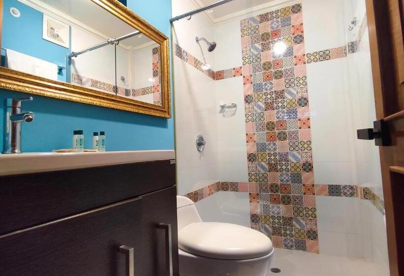 חדר משפחתי, Entre Brumas