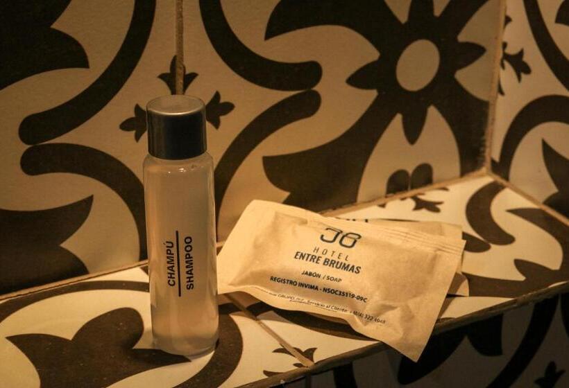 חדר סופריור, Entre Brumas