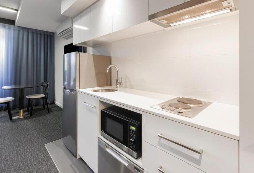 إستوديو سوبيريور, Oaks Melbourne St Kilda Road