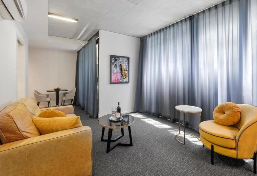 شقة غرفتين نوم مزودة بشُرفة, Oaks Melbourne St Kilda Road