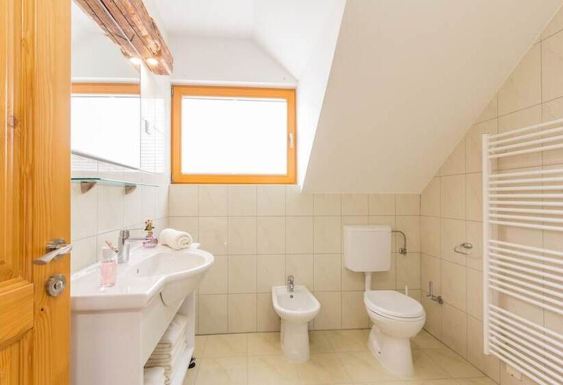 اتاق سوپریور, Vilaraj