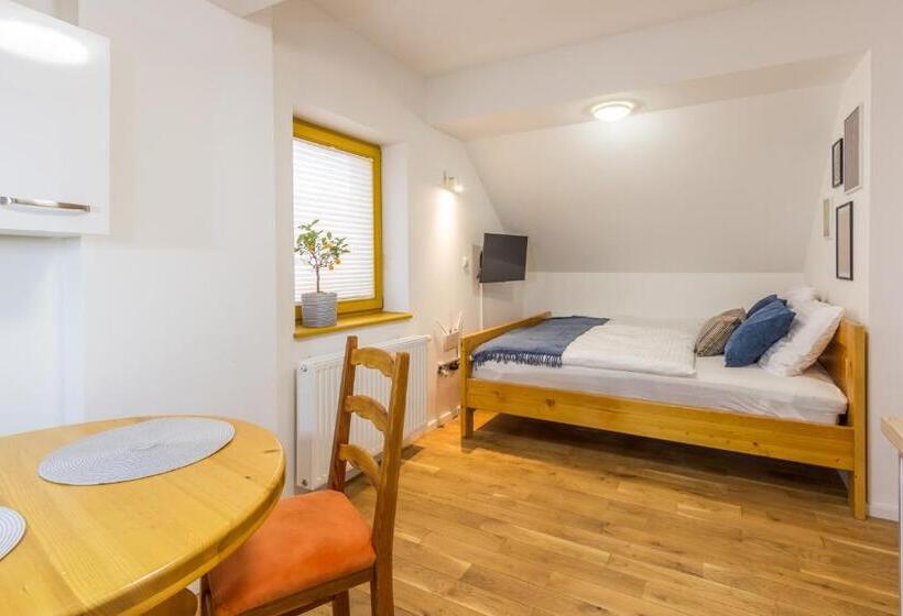 استودیوی سوپریور, Vilaraj