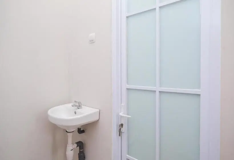 スタンダードルーム, Reddoorz Syariah Near Universitas Tidar Magelang