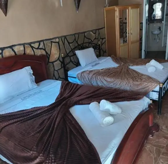 スタンダードトリプルルーム, Riad Lalla