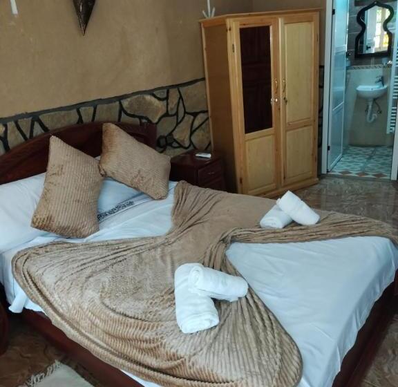 اتاق استاندارد سه نفره, Riad Lalla