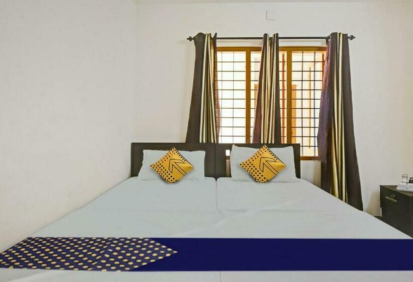 三人经典房间, Spot On Royal Heights