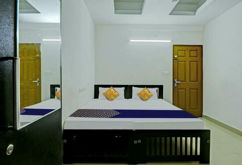 三人经典房间, Spot On Royal Heights