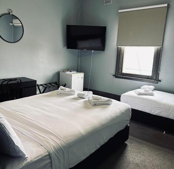 اتاق ساده سه نفره, The Great Western