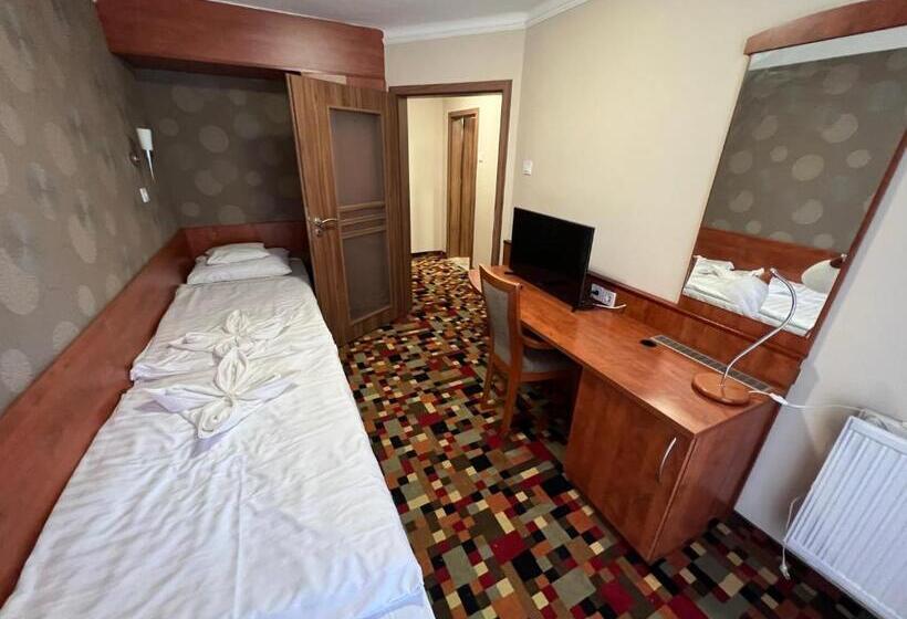 Четырехместный Номер Стандарт, Atryum