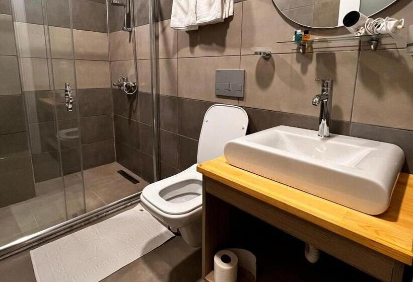 Семейный Номер Вид на Сад, Nayada Otel Spa