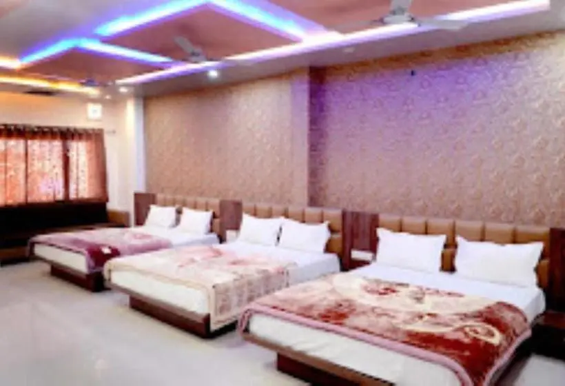 デラックストリプルルーム, Naman Palace Ujjain