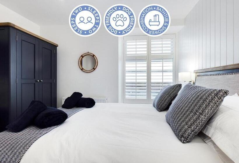 带大床的豪华间, Driftwood Boutique Guest House