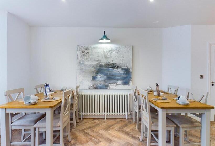 带大床的豪华间, Driftwood Boutique Guest House