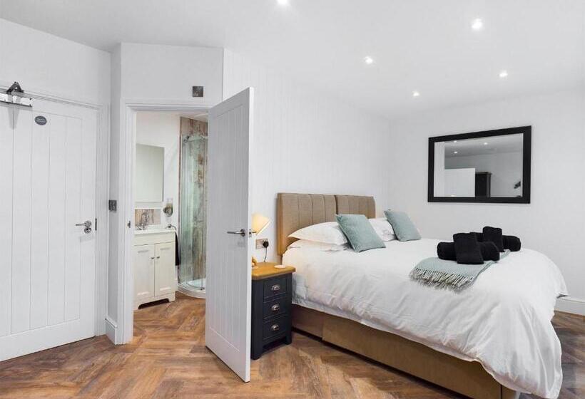 家庭间, Driftwood Boutique Guest House