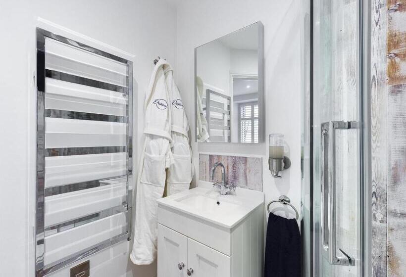 家庭间, Driftwood Boutique Guest House