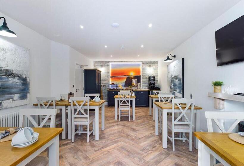 带大床的高级房间, Driftwood Boutique Guest House