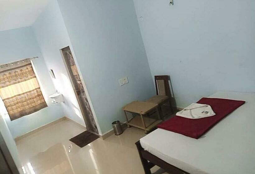 Номер Economy, Keerthi