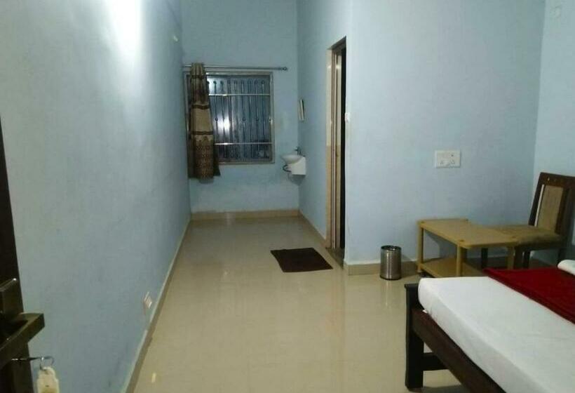 Номер Economy, Keerthi