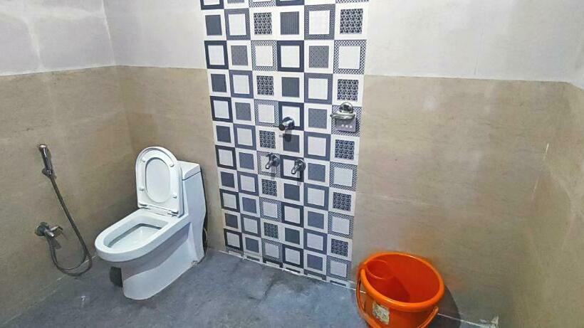 Номер Economy, Keerthi