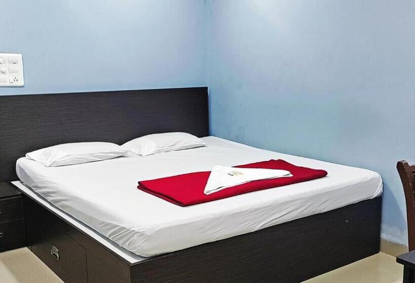 Номер Deluxe, Keerthi