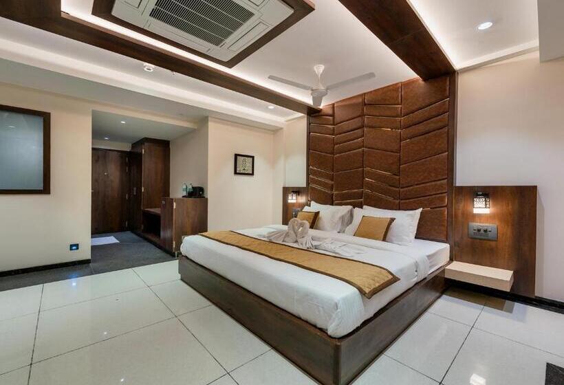 جناح, Golden Leaf Resort