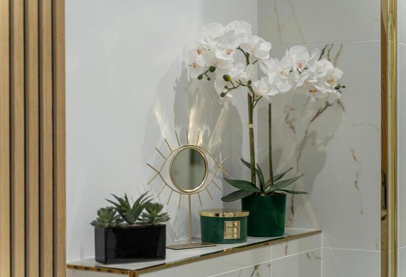 带1个卧室的高级公寓, Hanza Tower 5 Stars