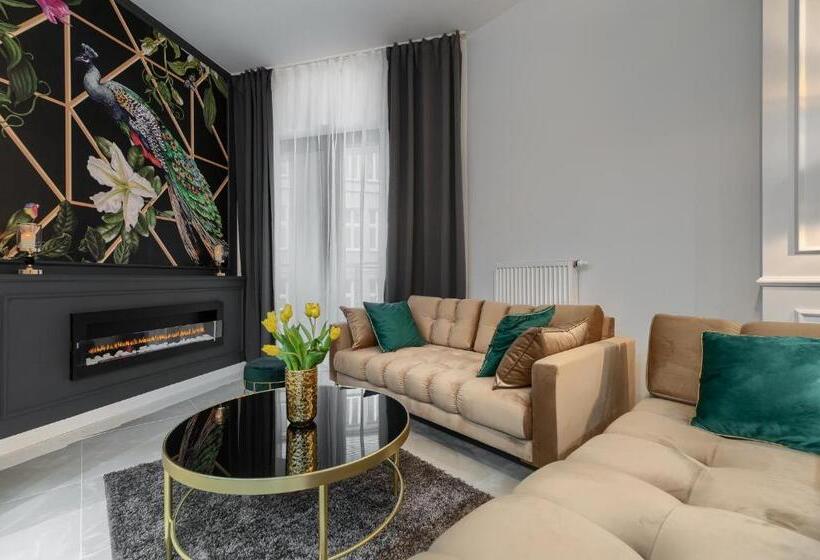 带1个卧室的高级公寓, Hanza Tower 5 Stars