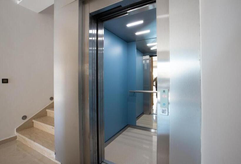 スタンダードトリプルルーム, Karam City